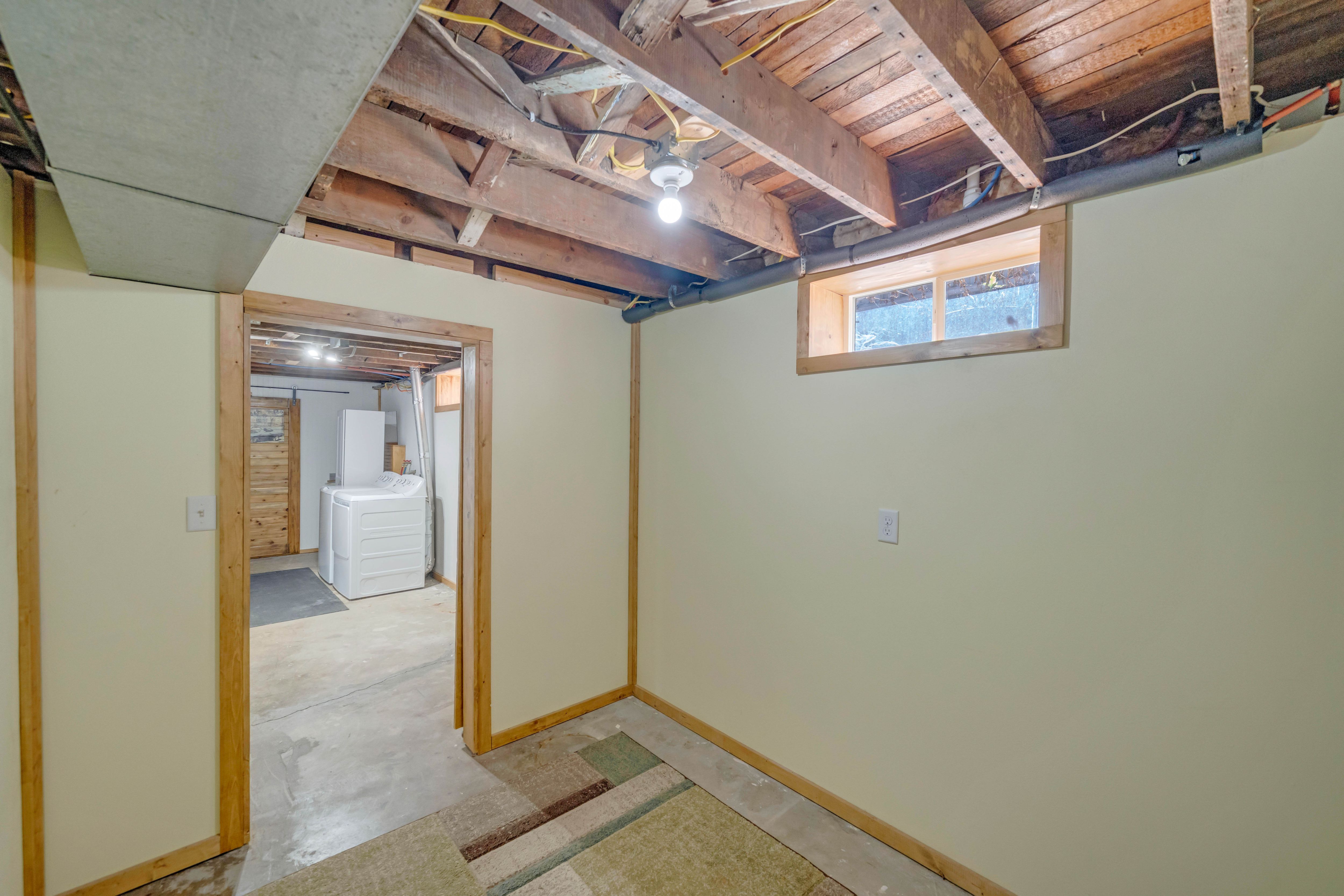 Listing Photo: 320 Burlington Ave, Martensdale, IA 50160 (20 of 34)
